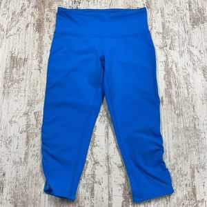 Lululemon Turquoise Blue Power Flow Crop Leggings. I never wore them